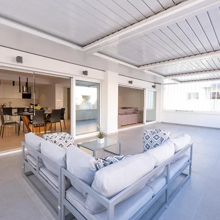 Deluxe Downtown With Spacious Balcony Nicosia