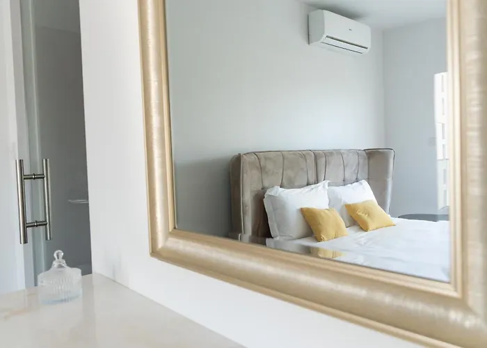 Apartamento Deluxe Downtown With Spacious Balcony Nicósia