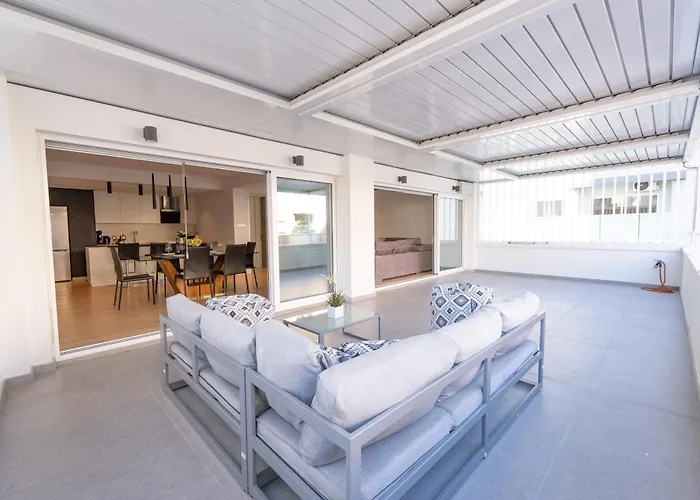 Deluxe Downtown With Spacious Balcony Apartamento