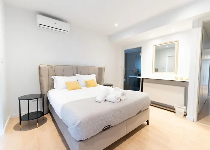 Deluxe Downtown With Spacious Balcony * 尼科西亚