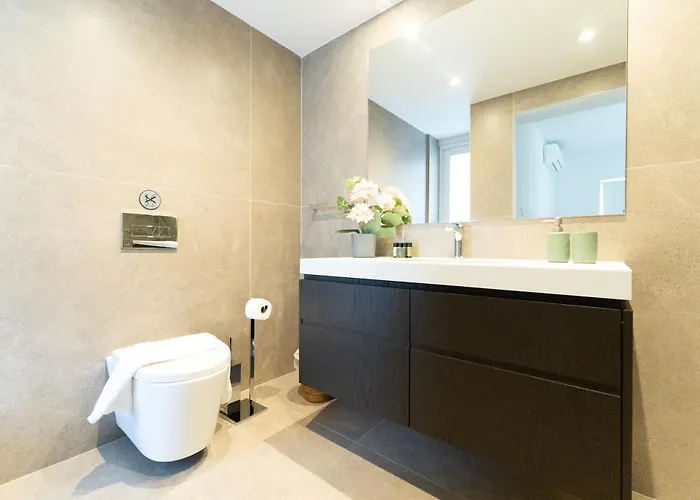 公寓 Deluxe Downtown With Spacious Balcony *