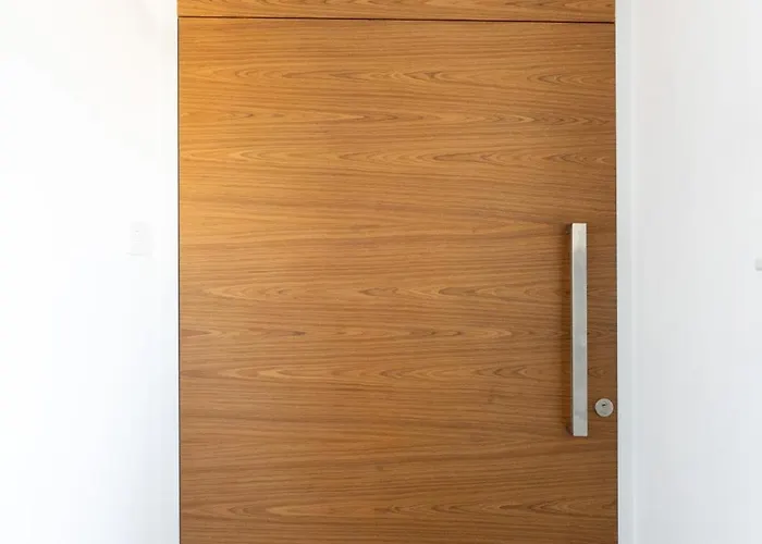 Deluxe Downtown With Spacious Balcony 尼科西亚