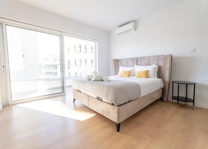 Deluxe Downtown With Spacious Balcony Apartamento