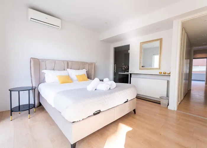 Deluxe Downtown With Spacious Balcony 公寓