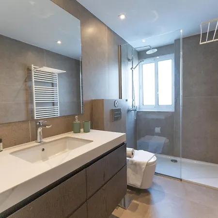 Deluxe Downtown With Spacious Balcony Apartamento