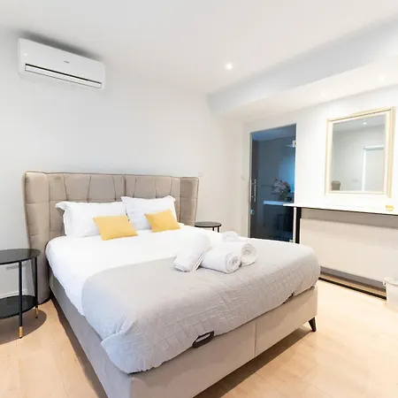Deluxe Downtown With Spacious Balcony * Λευκωσία