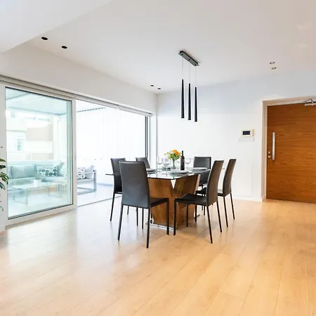 Deluxe Downtown With Spacious Balcony Apartamento Nicósia