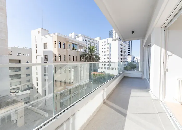 Διαμέρισμα Deluxe Downtown With Spacious Balcony *