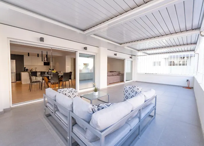 Deluxe Downtown With Spacious Balcony Λευκωσία